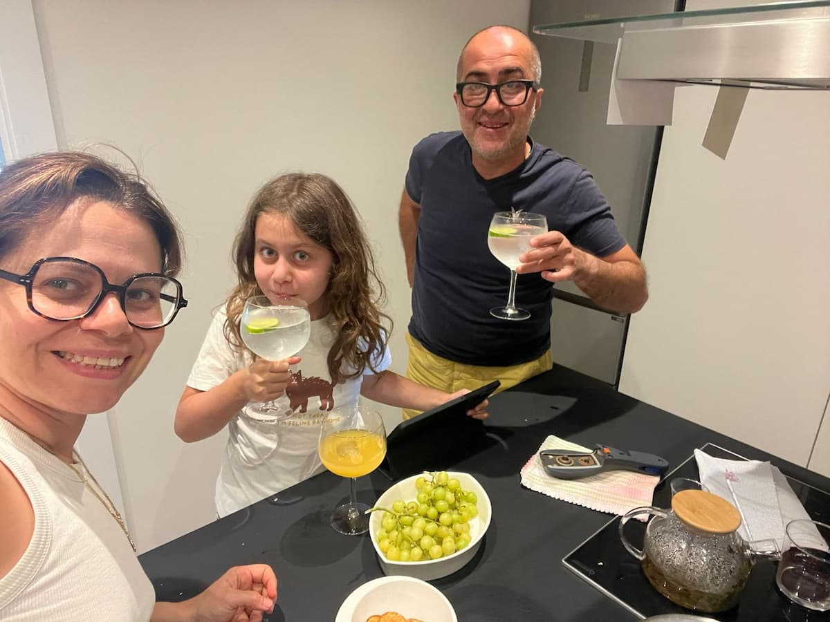 Chef d’orchestre familial en cuisine.